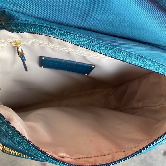 Backpack - Picture 3 of 7